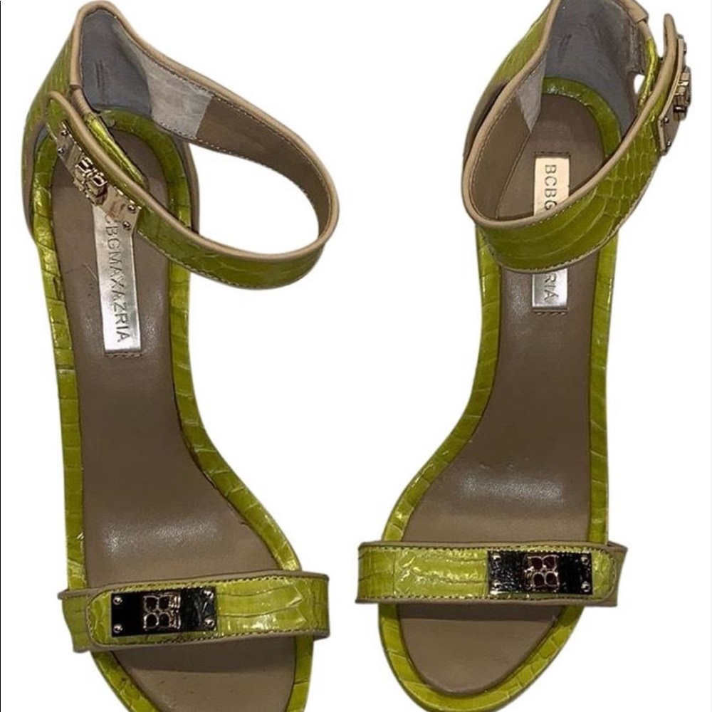 Negotiable Amazing BCBG heels apple green color 🍏